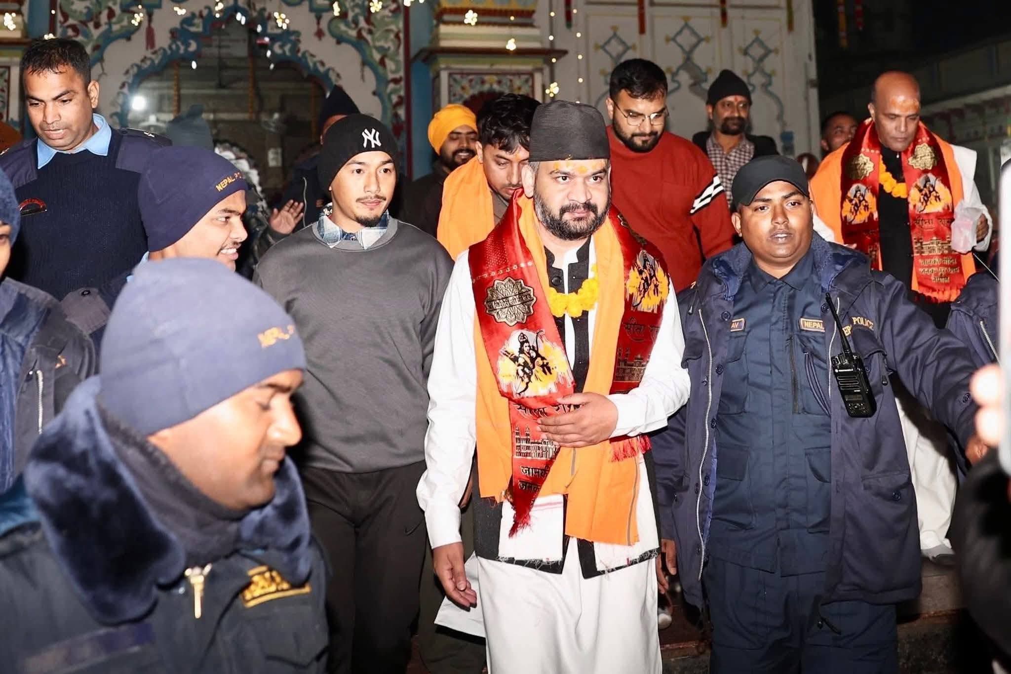 जानकी मन्दिरको आरतीमा बालेन शाह, महन्थले दिए ‘प्रधानमन्त्री’ बन्ने आशीर्वाद