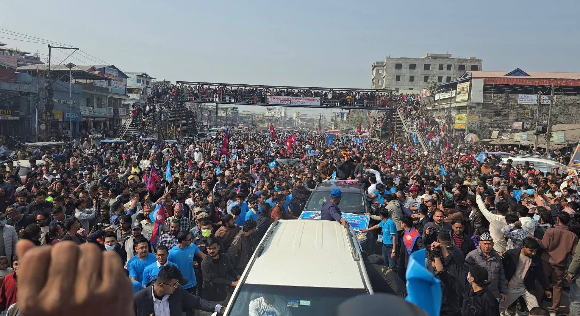मनोनयन पत्र दर्ता गर्न पुग्दा बालेनको समर्थनमा दमकमा हालसम्मकै विशाल जनसागर उर्लिए