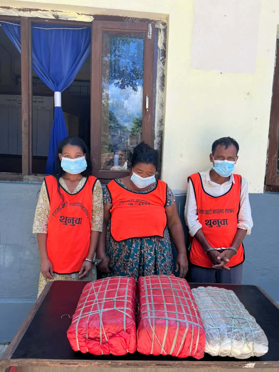 सर्लाहीमा १२ किलो ८२४ ग्राम लागूऔषध गाँजासहित तीन जना पक्राउ