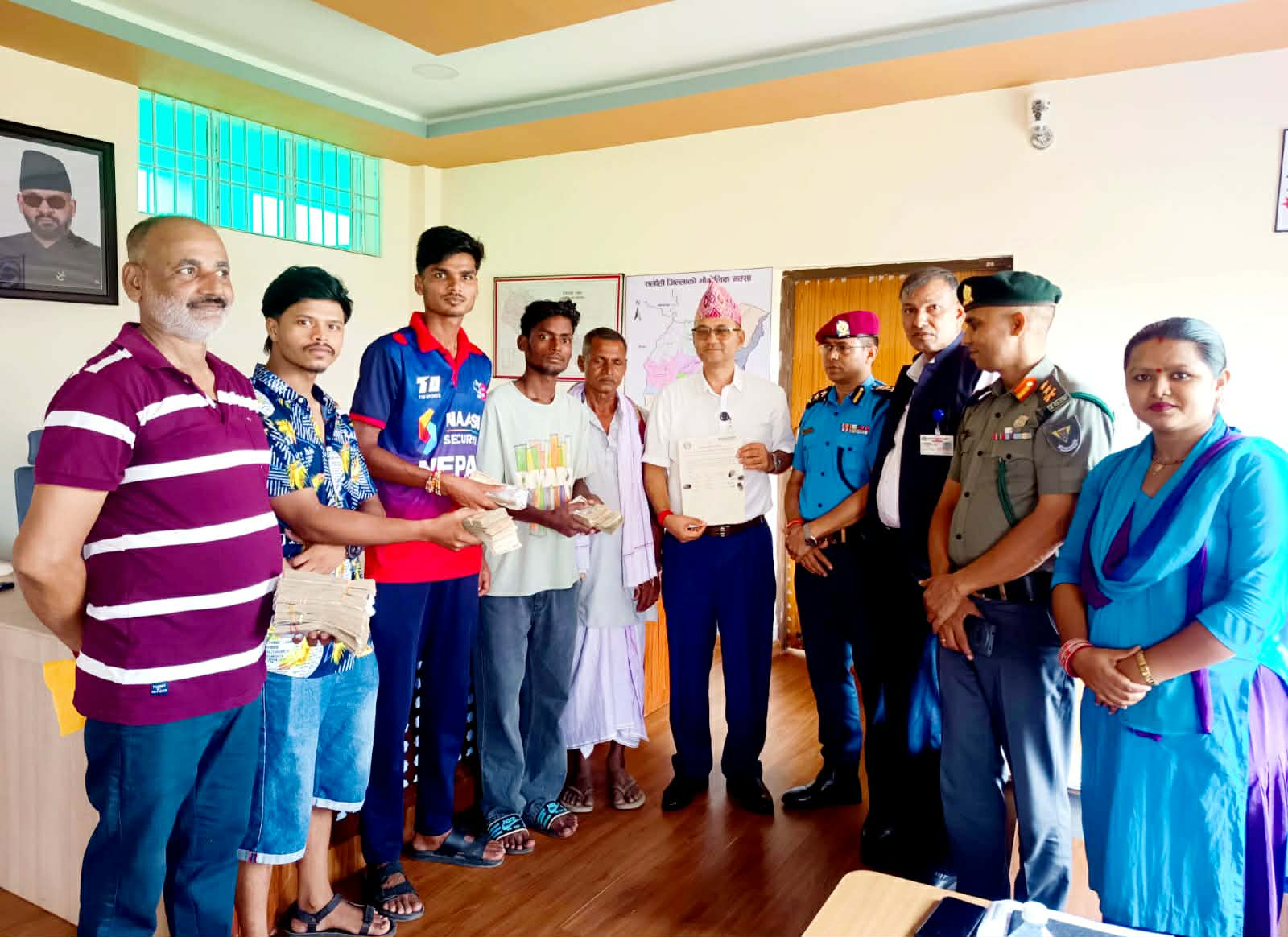 मौरिसस पठाउने प्रलोभनमा १२ लाख ठगी, प्रशासनको पहलपछि पीडितले पाए रकम फिर्ता